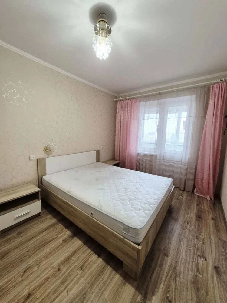 For Sale: 3-bedroom apartment on Heroiv Avenue