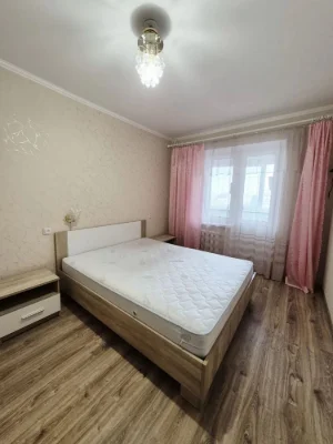 For Sale: 3-bedroom apartment on Heroiv Avenue