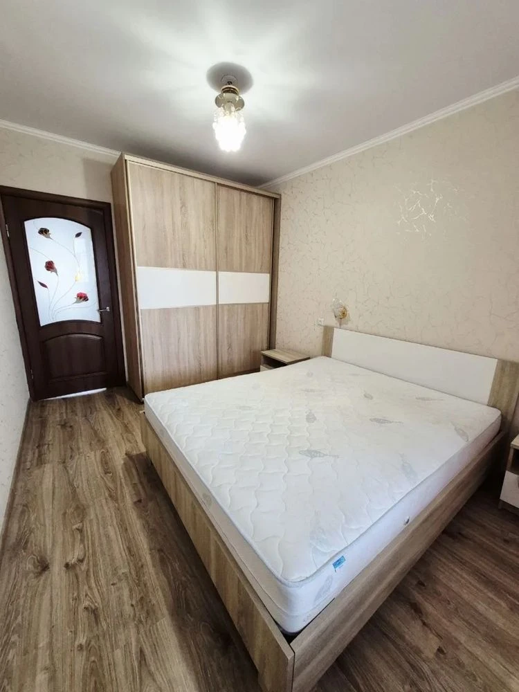 For Sale: 3-bedroom apartment on Heroiv Avenue