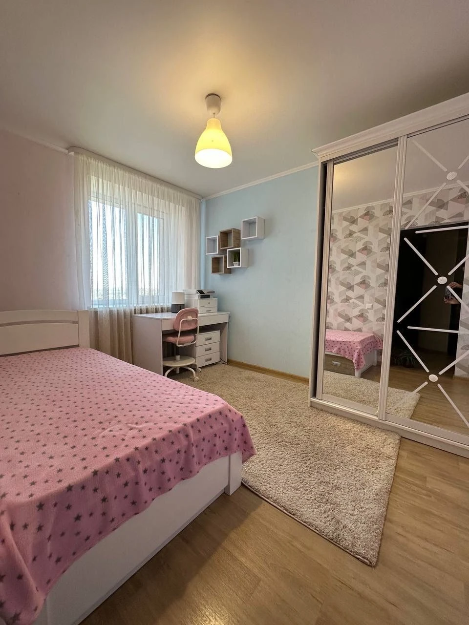 Продам 3 комнатную квартиру Тополь 1