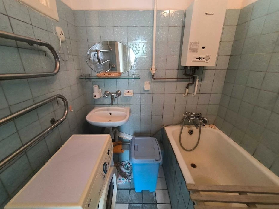 Продам 3-комнатную "сталинку", Джона Маккейна 41/22, Печерск