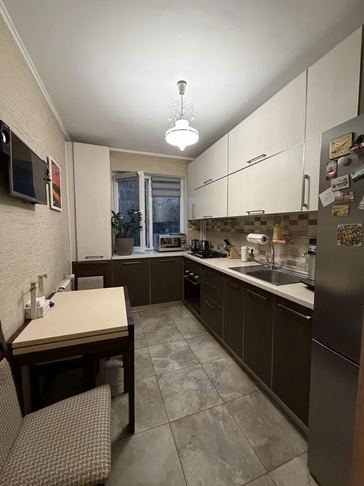 For Sale: Apartment on Heroes of Labor Street
