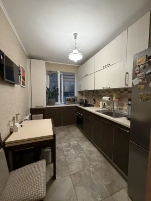 For Sale: Apartment on Heroes of Labor Street