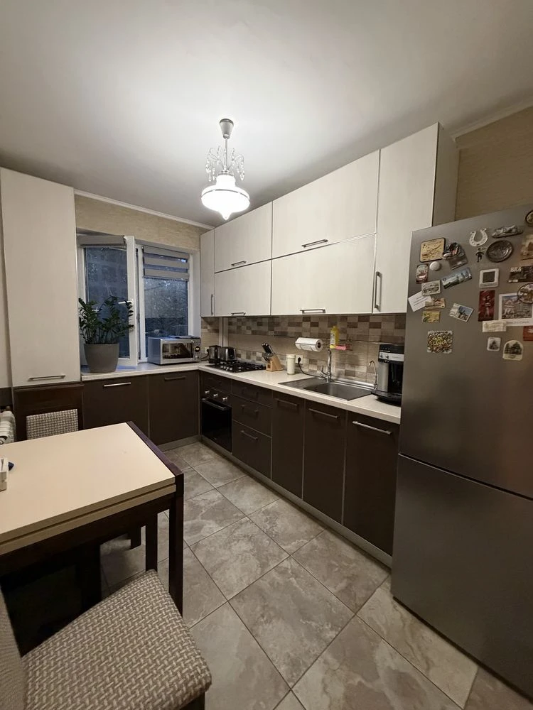 For Sale: Apartment on Heroes of Labor Street