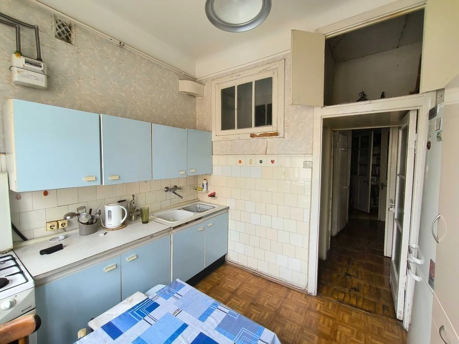 Продам 3-комнатную "сталинку", Джона Маккейна 41/22, Печерск