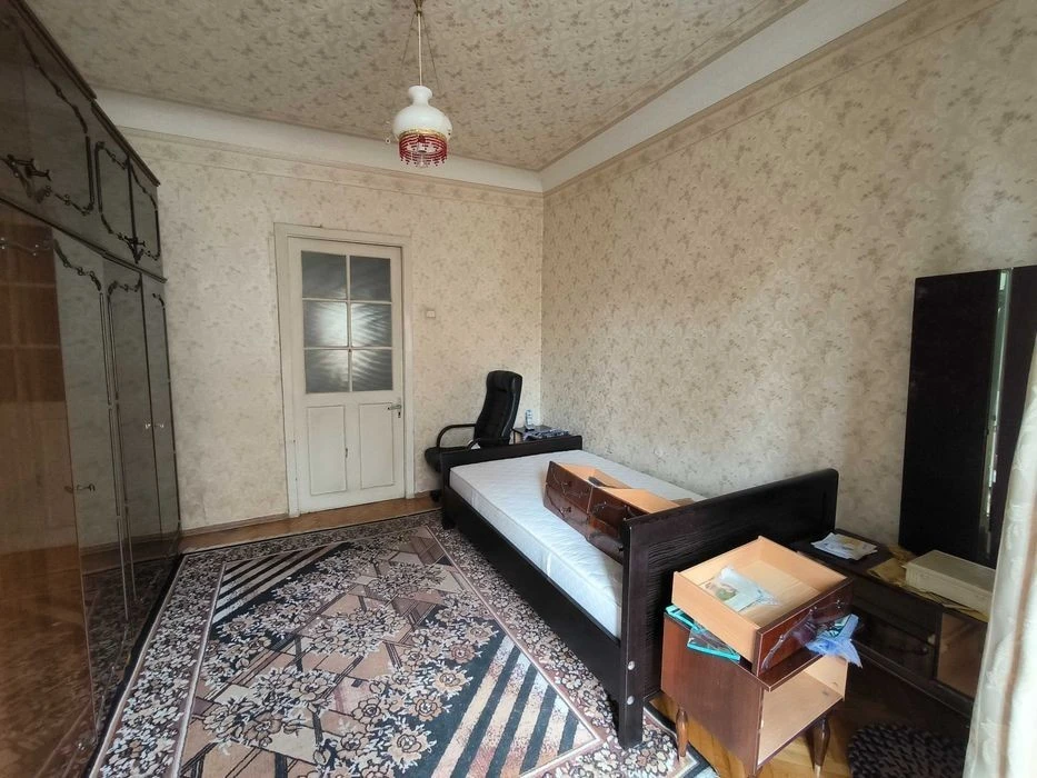 Продам 3-комнатную "сталинку", Джона Маккейна 41/22, Печерск