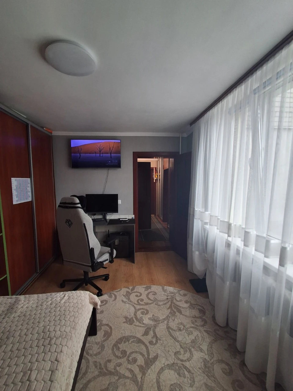 2 Rooms in Dorm near Fountain