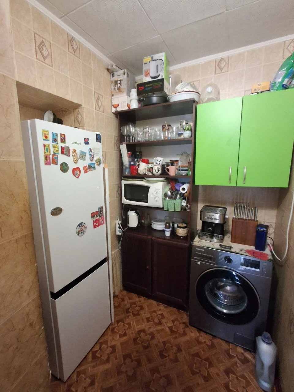 2 Rooms in Dorm near Fountain