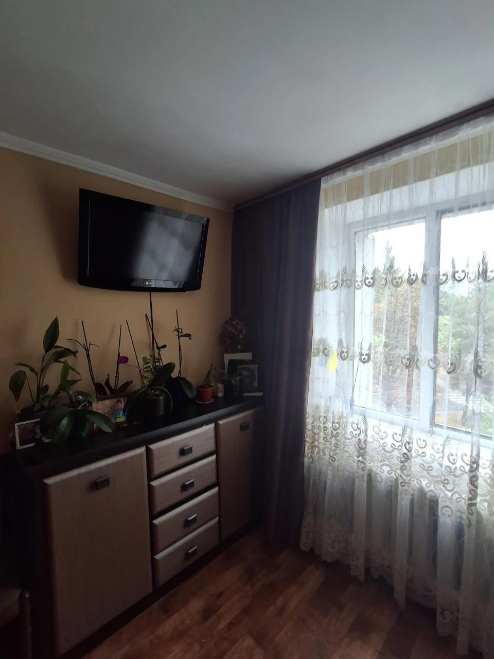 2 Rooms in Dorm near Fountain