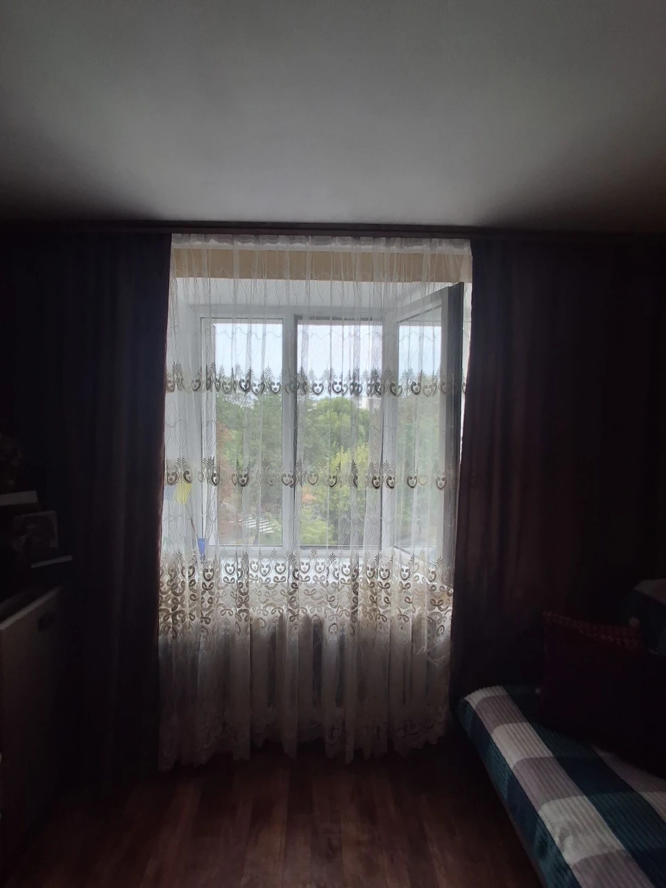 2 Rooms in Dorm near Fountain