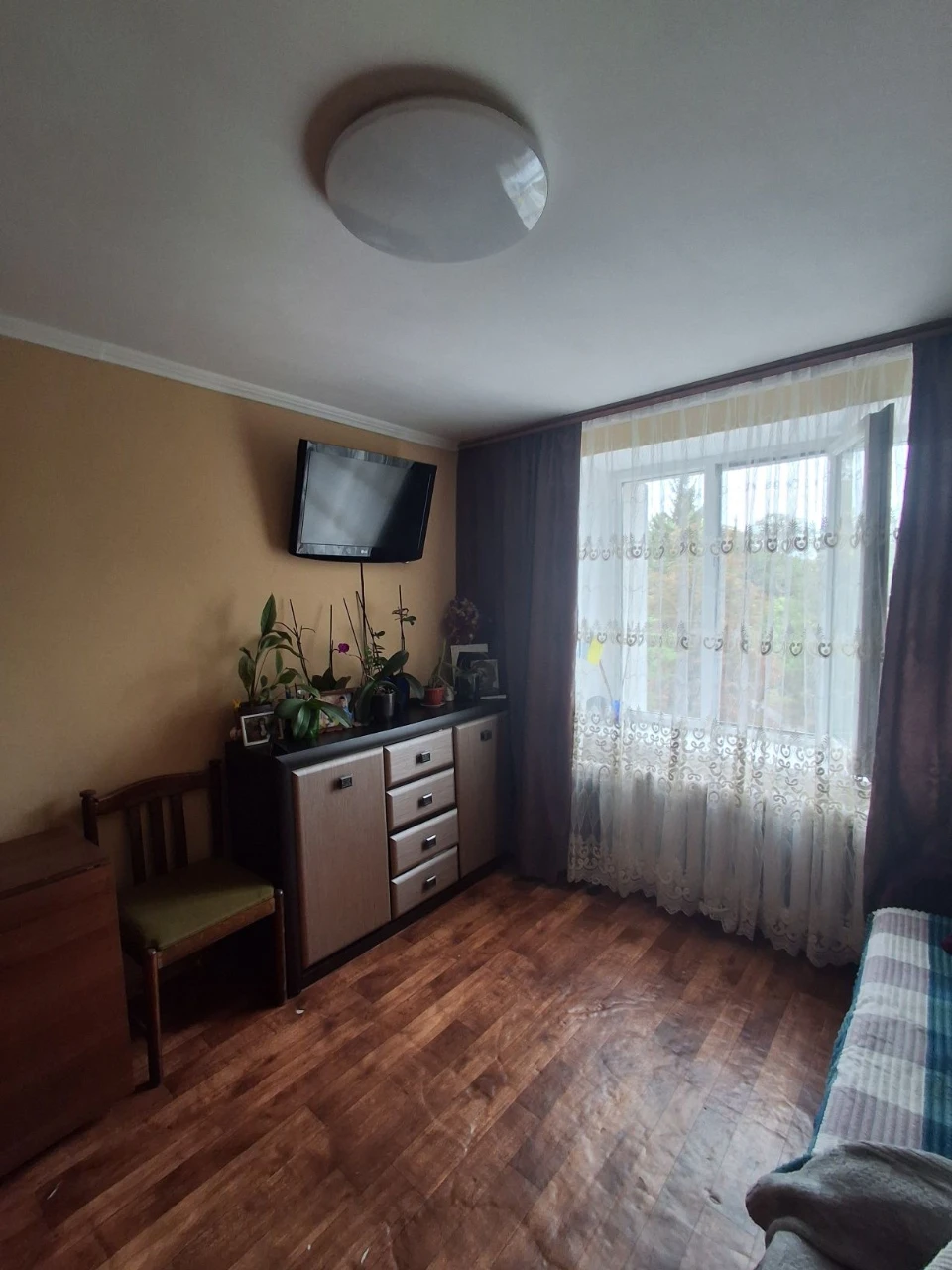 2 Rooms in Dorm near Fountain