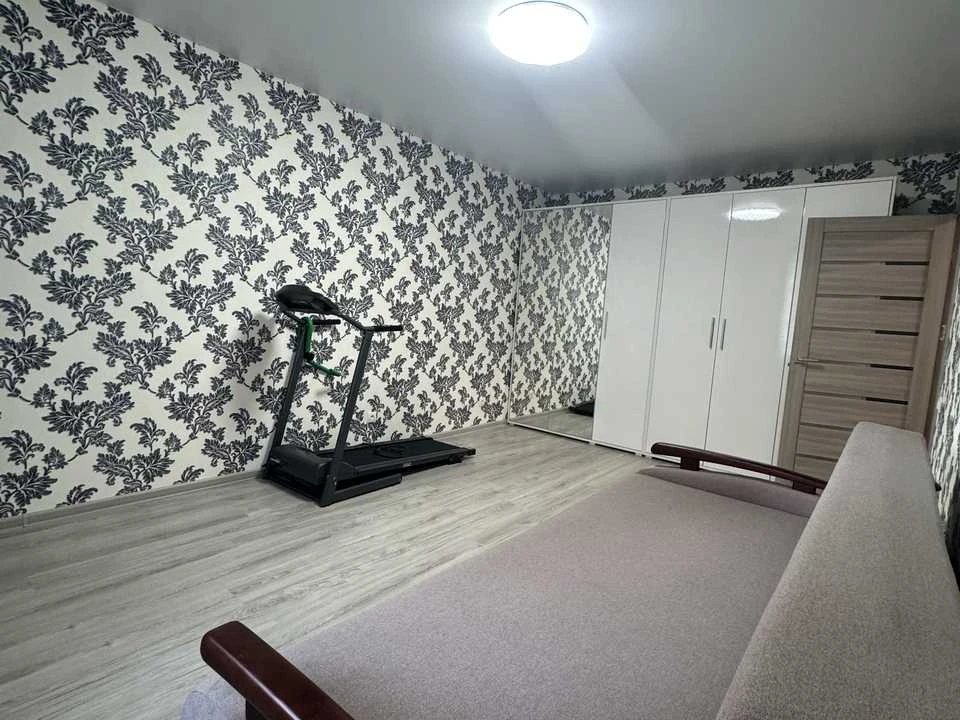 Apartment. Vishneve, Mashynobudivnykiv str.