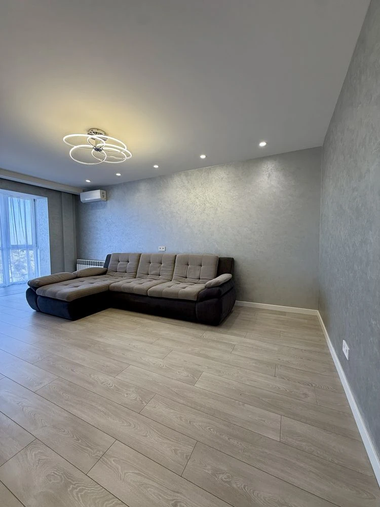 Sale of a 3-bedroom apartment in 5th microdistrict on the Left Bank!