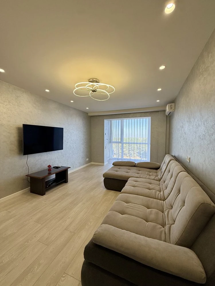 Sale of a 3-bedroom apartment in 5th microdistrict on the Left Bank!