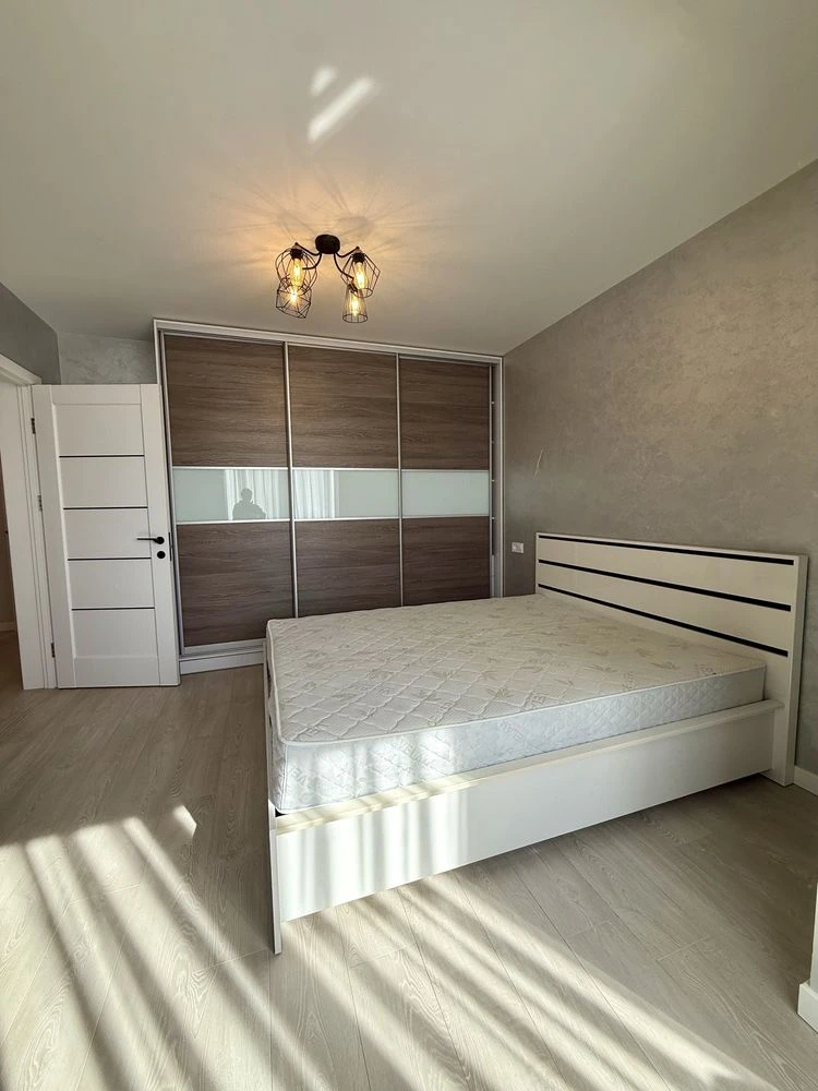 Sale of a 3-bedroom apartment in 5th microdistrict on the Left Bank!