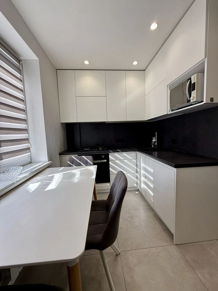Sale of a 3-bedroom apartment in 5th microdistrict on the Left Bank!