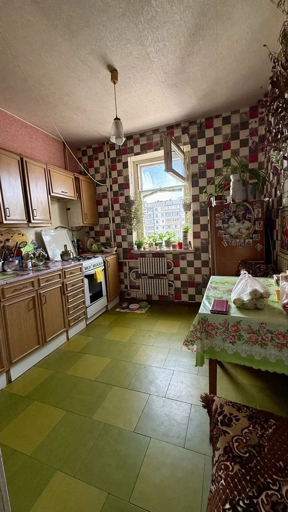 Продаж 2 кім. квартира 4 мкрн. Лівий берег