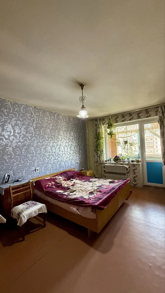 Продаж 2 кім. квартира 4 мкрн. Лівий берег