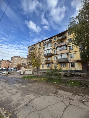 Продається Трикімнатна квартира на вулиці Артема, Тесленко, 11