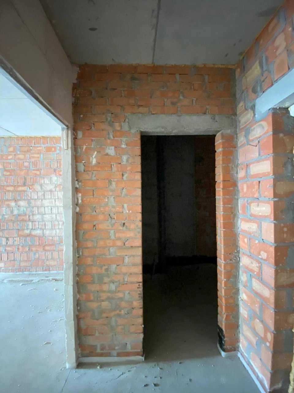 Sale of a spacious one-bedroom apartment with a private terrace