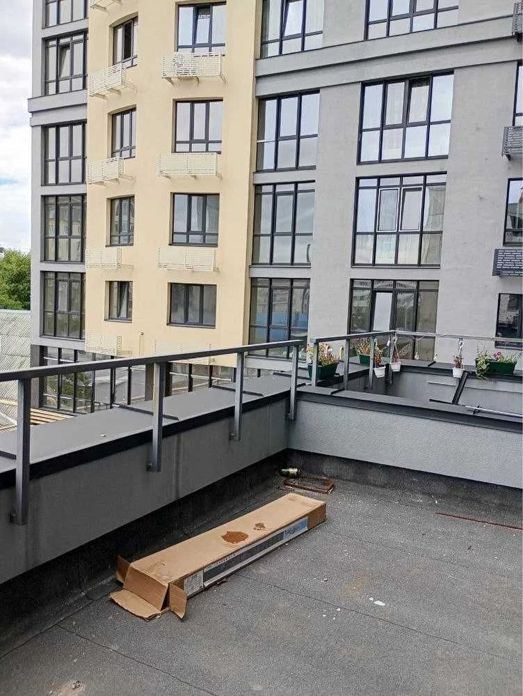 Sale of a spacious one-bedroom apartment with a private terrace
