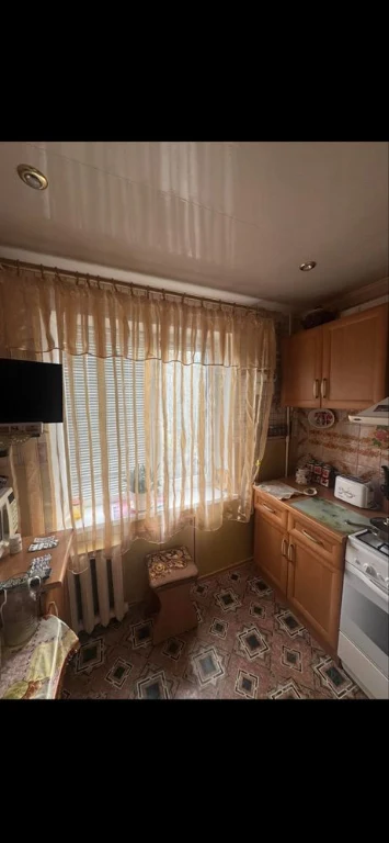 For sale, a 2-bedroom apartment in the city center. With furniture.