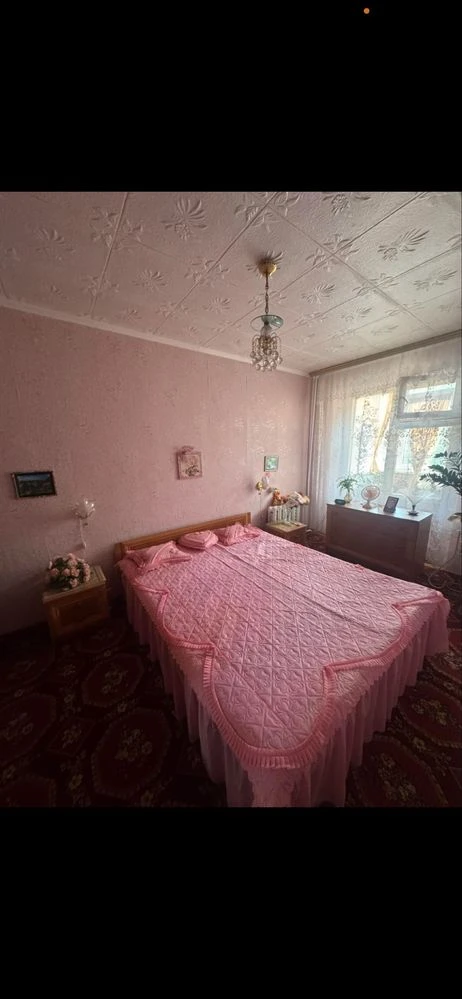 For sale, a 2-bedroom apartment in the city center. With furniture.