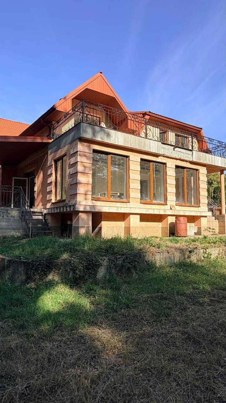 2-Story House for Sale in Mukachevo near the Forest | 335 sq m | 21