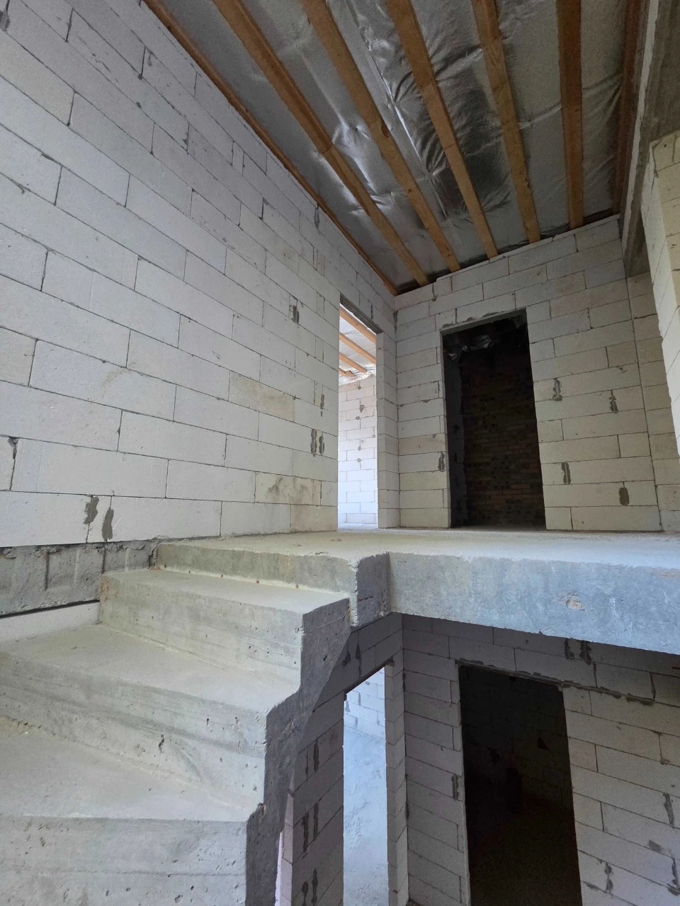 Ready duplex in a quiet, peaceful microdistrict. 2.5 acres.