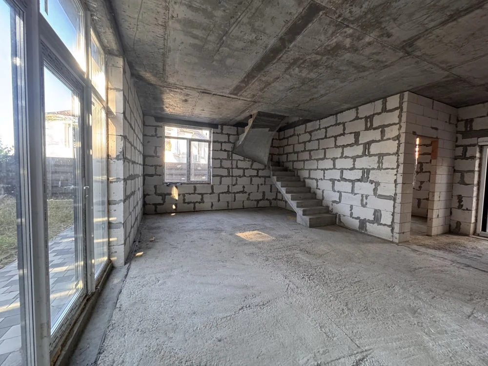 Duplex with gas in the city center
