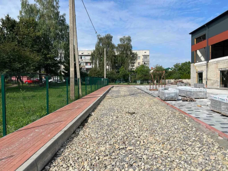 Земельный участок, площадью 0,0303 га, г. Мостки
