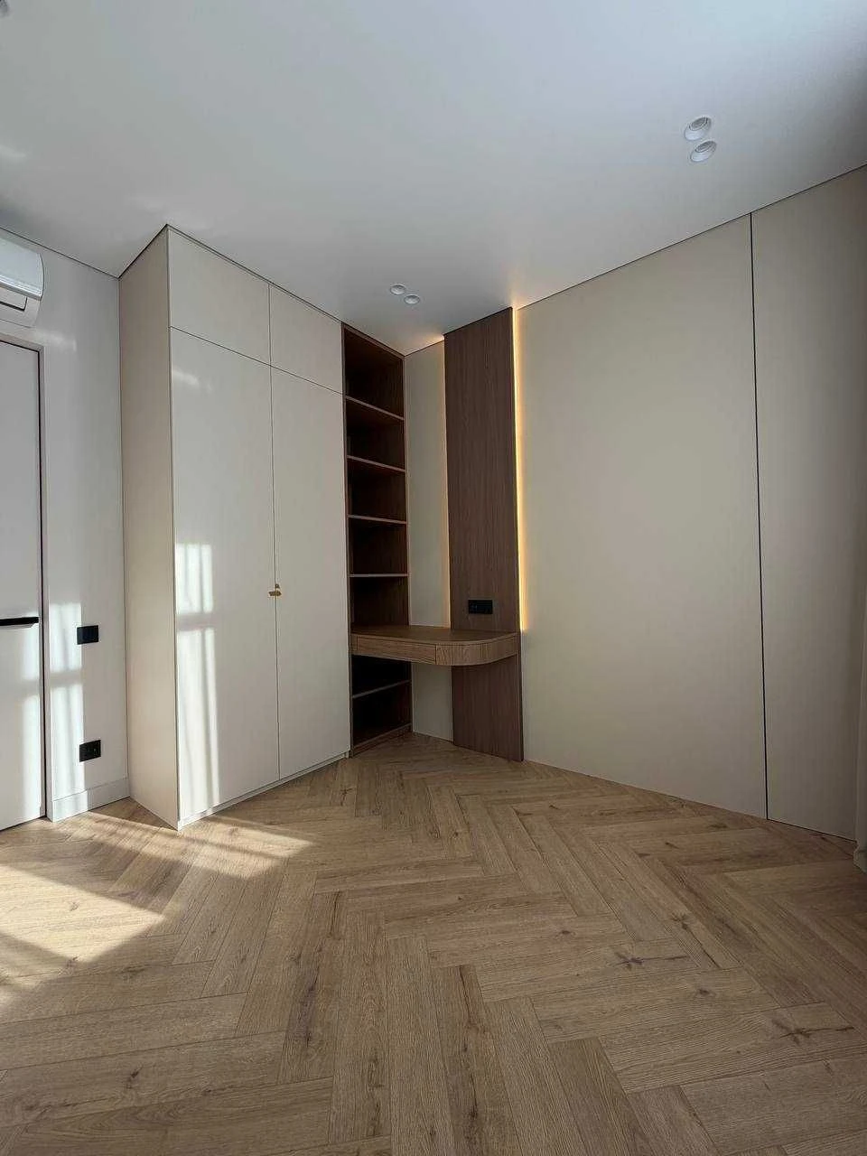 2-кімнатна 52 м² • Низький поверх, вікна у двір • ЖК «Атмосф