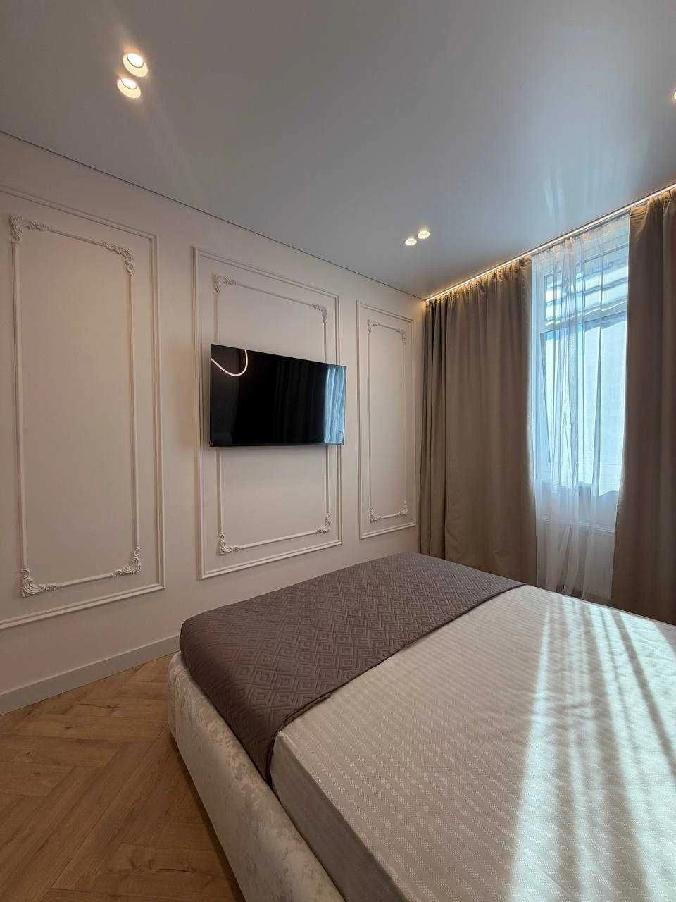 2-кімнатна 52 м² • Низький поверх, вікна у двір • ЖК «Атмосф