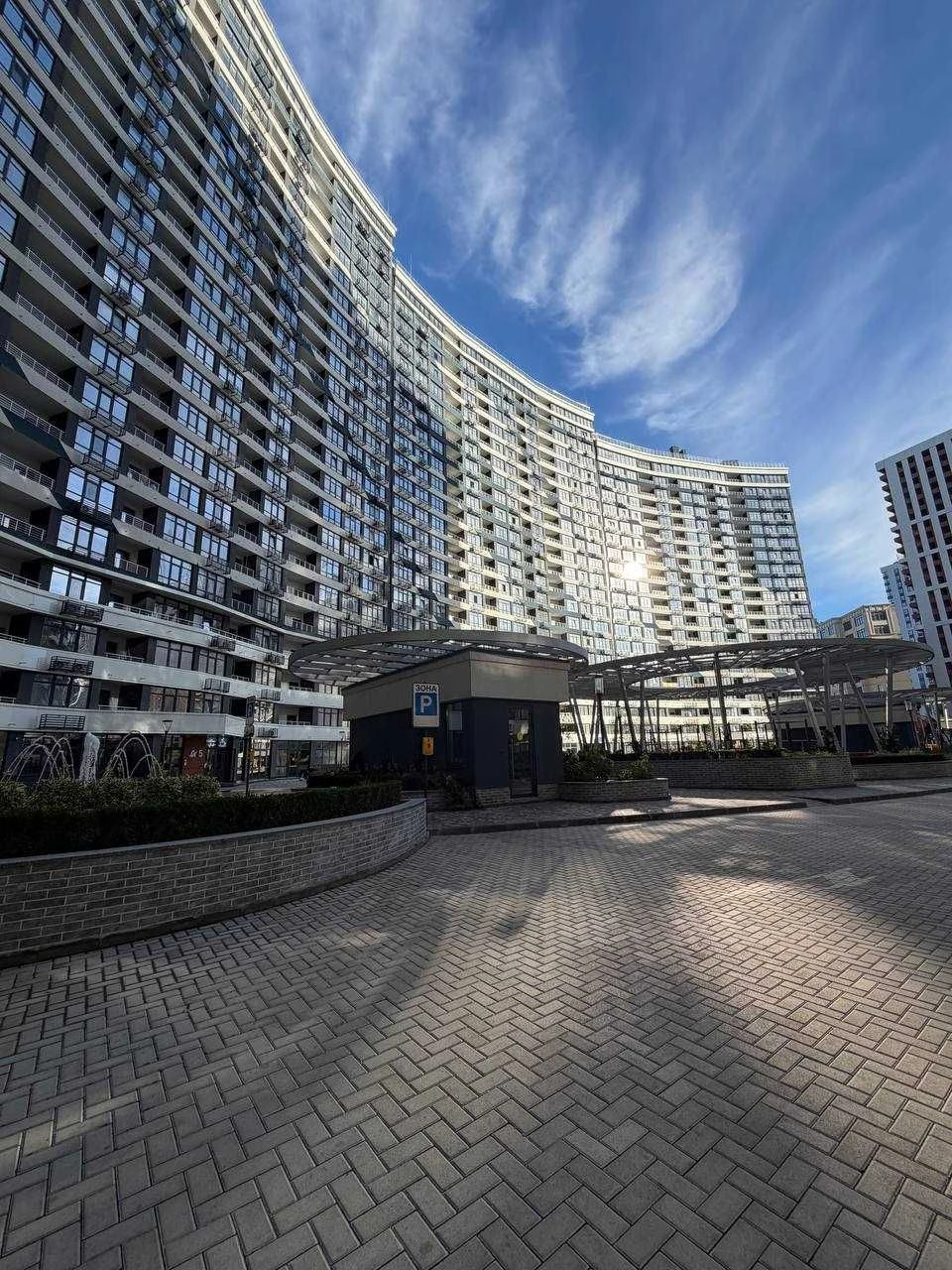 2-кімнатна 52 м² • Низький поверх, вікна у двір • ЖК «Атмосф