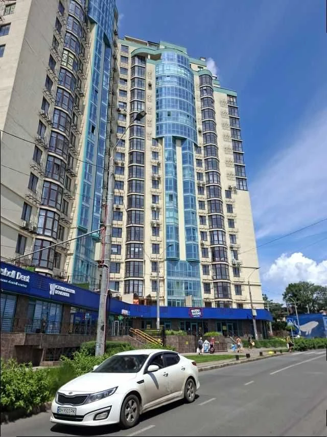 For Sale: 3-bedroom apartment in the "Aquamarine" residential complex