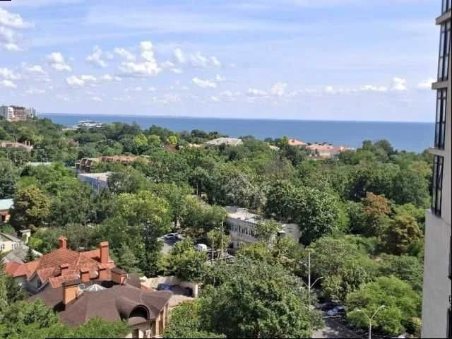 For Sale: 3-bedroom apartment in the "Aquamarine" residential complex