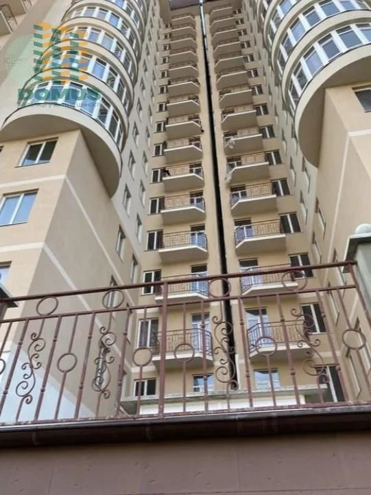 For Sale: 2-room apartment in residential complex "Poyny Fontan" - 9th station of the Great Fountain