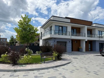 Duplex 144 m² with private plot of 3.51 acres. Enclosed territory