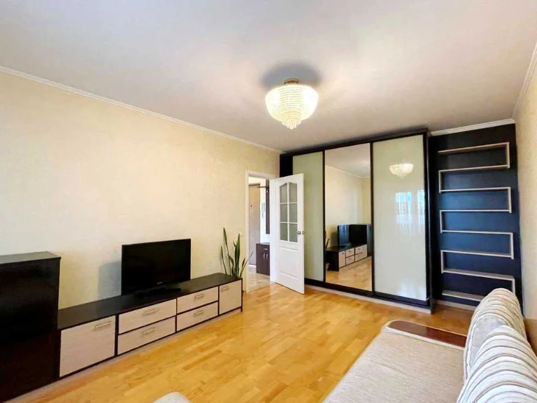 Apartment. Revutskogo st.