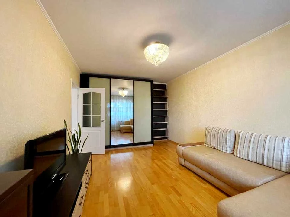 Apartment. Revutskogo st.