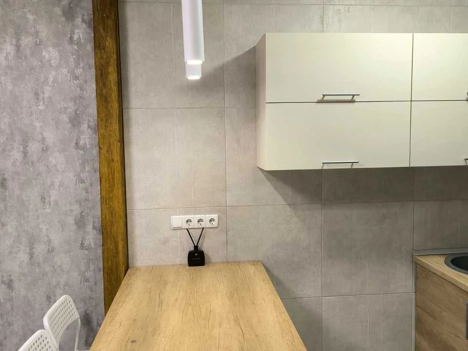 Apartment. Kyiv, Kharkiv Avenue