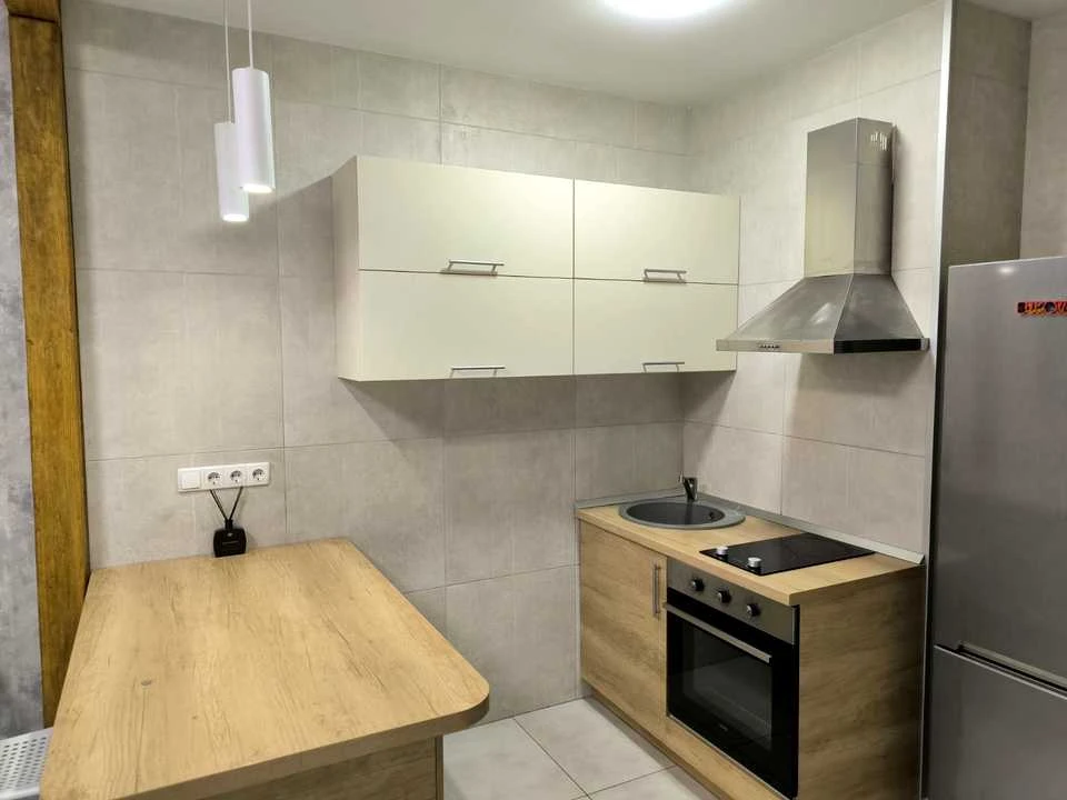 Apartment. Kyiv, Kharkiv Avenue