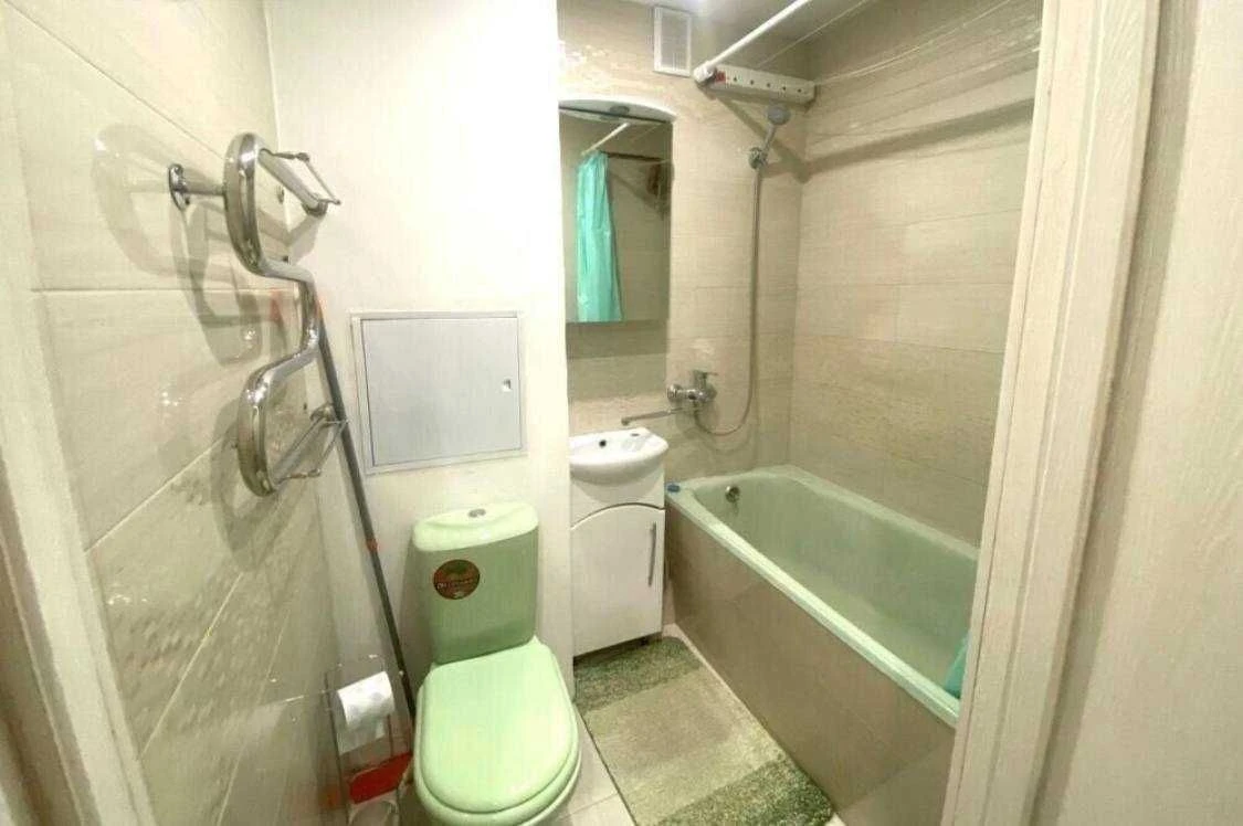 Apartment for sale on Yarovnitskoho Street