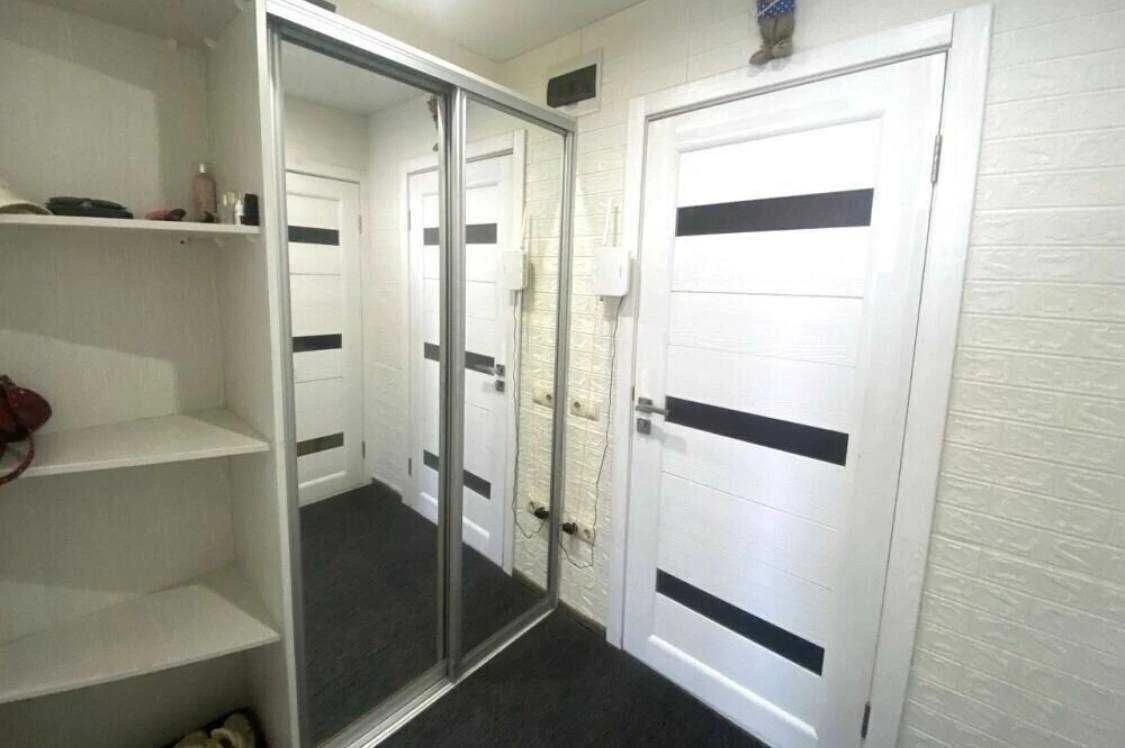Apartment for sale on Yarovnitskoho Street