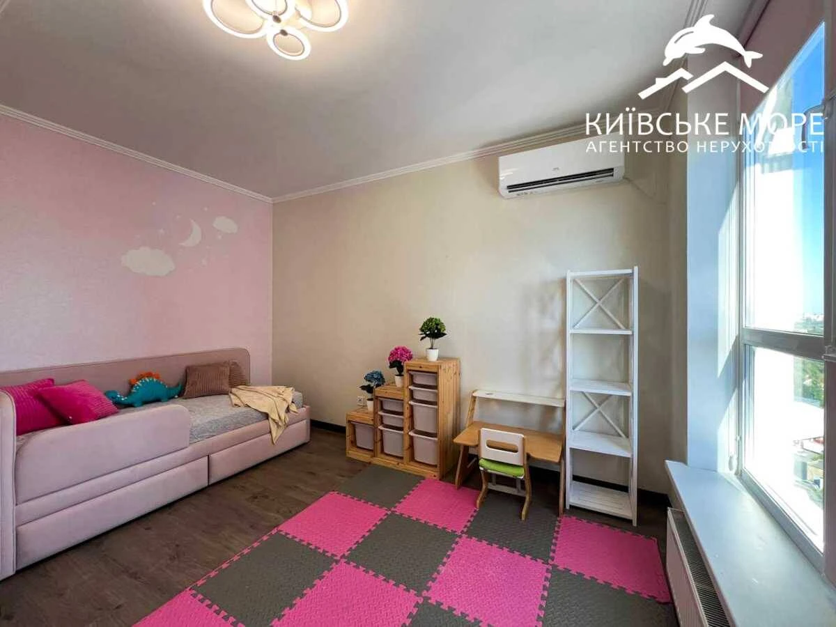 Продається 3-кімнатна квартира, Київ, Подільський район, вулиця Івана Виговського