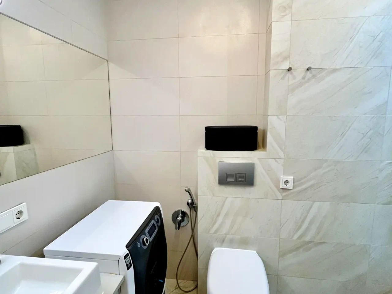 Продаж квартири 3-кімн. 64 м² 8/9 пов.