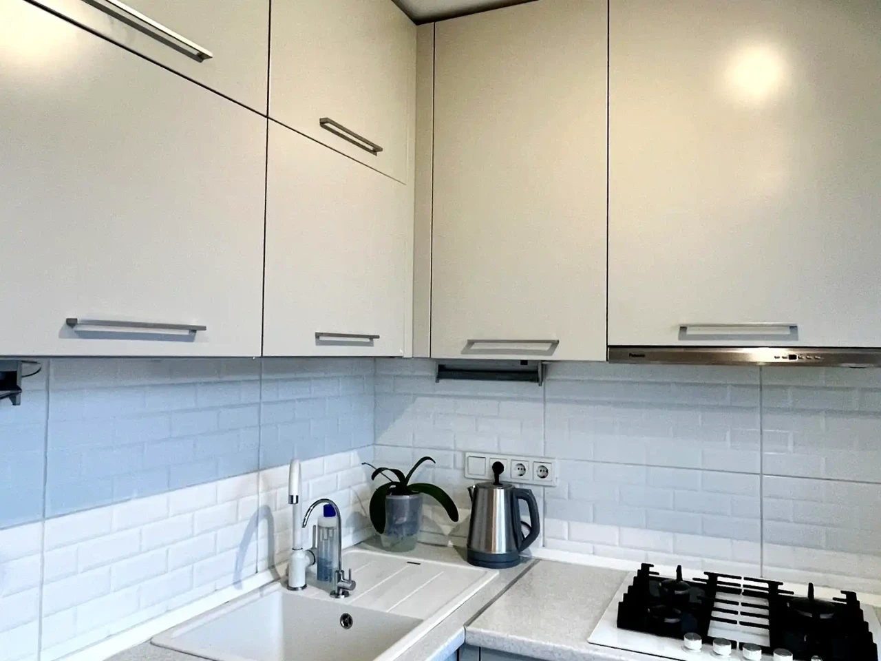 Продаж квартири 3-кімн. 64 м² 8/9 пов.