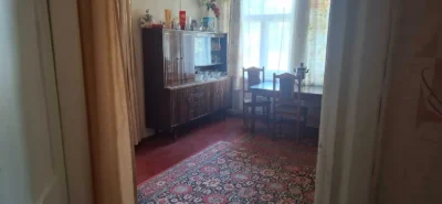 Selling 3-room apartment on the first floor of a 2-story building on St. Y.