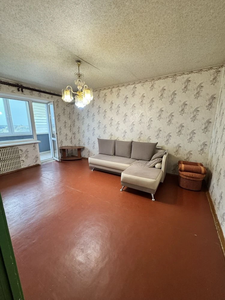 For Sale 2-room apartment with Forest View, 8th of 10 floors, Kam'yantske Left Bank