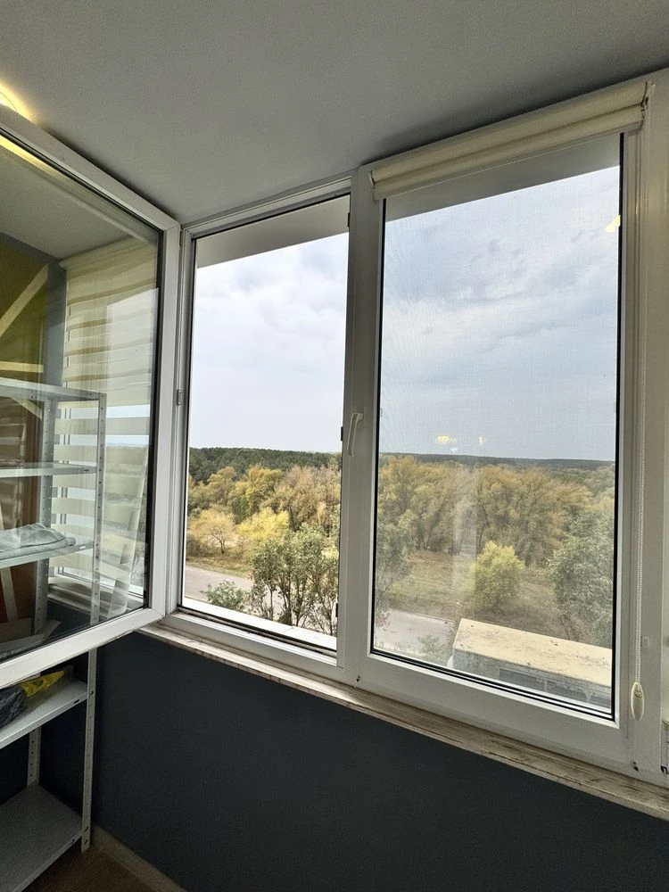 For Sale 2-room apartment with Forest View, 8th of 10 floors, Kam'yantske Left Bank